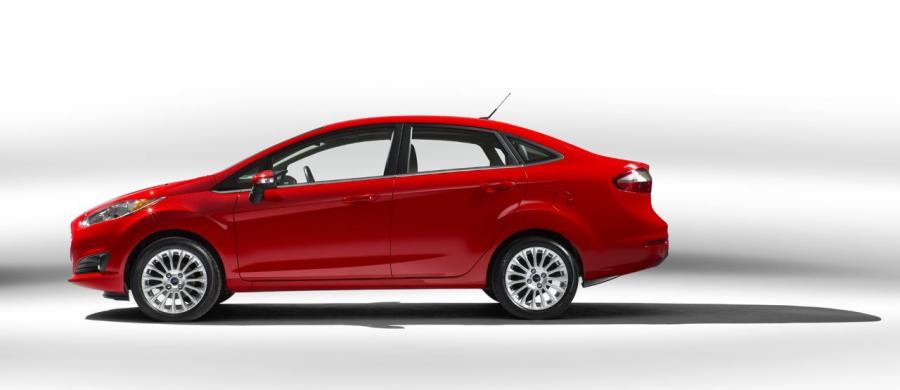  Ford Fiesta Sedan 2013 года  (фото 5 из 12)